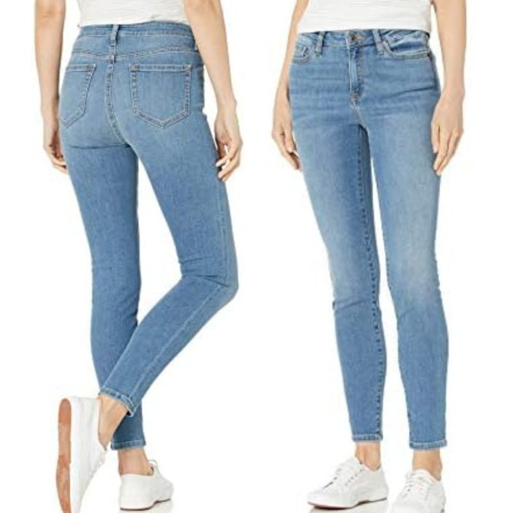 AMAZON ESSENTIALS Women's Mid‎ Rise Skinny Jeans Medium Wash 6 NWT